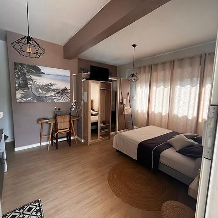 Studio Cosy Avec Piscine Dans Une Villa Saint-Denis Exterior foto