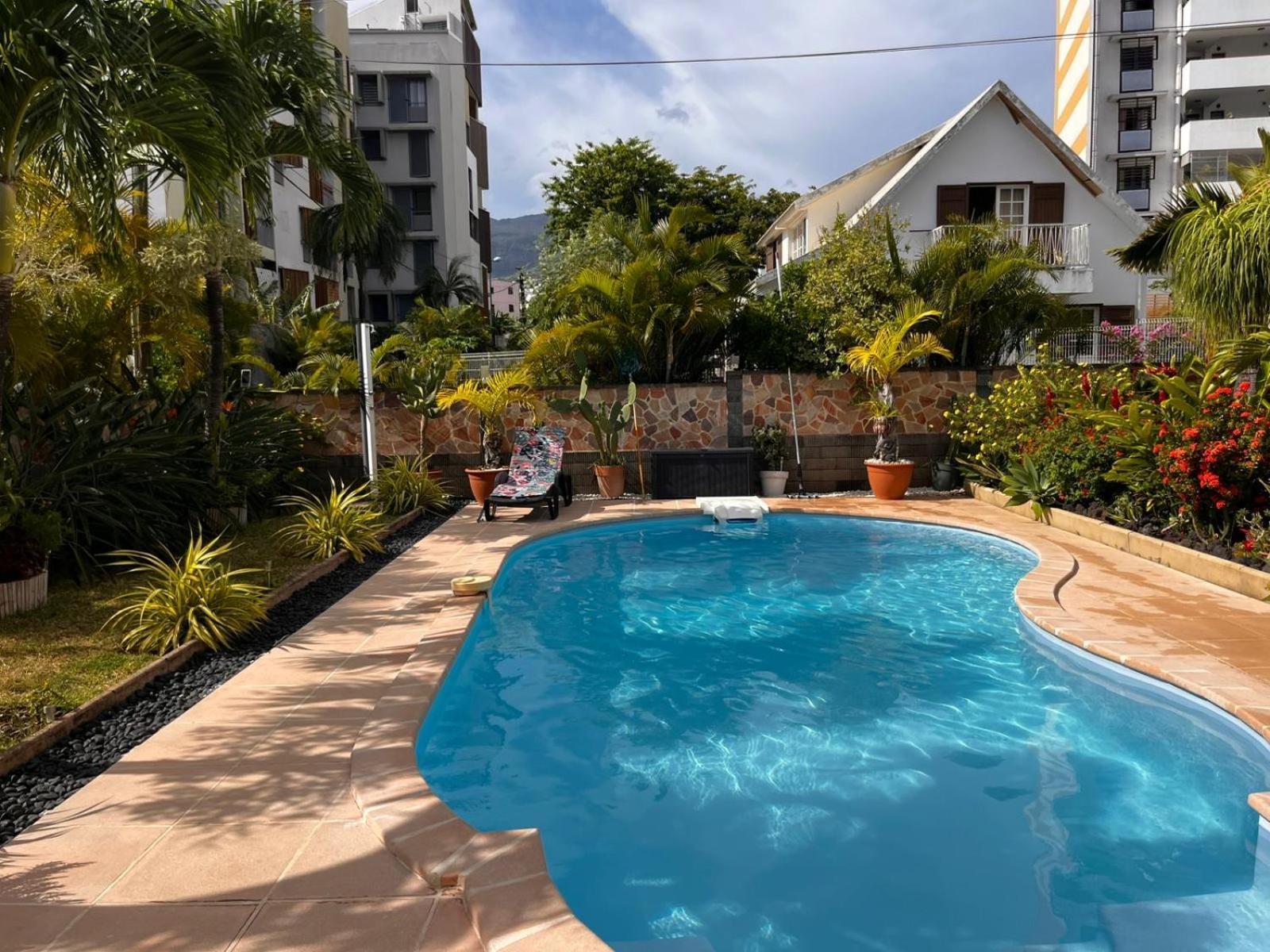 Studio Cosy Avec Piscine Dans Une Villa Saint-Denis Exterior foto